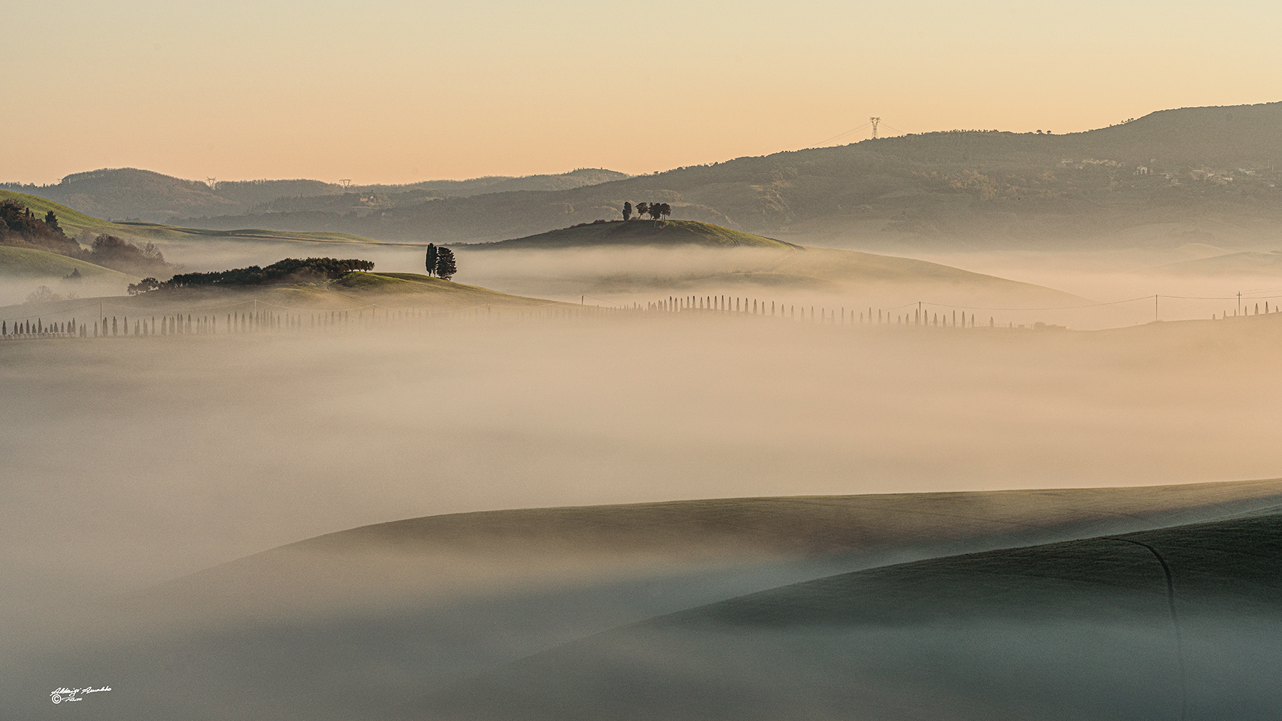 Leggere foschie nella valle