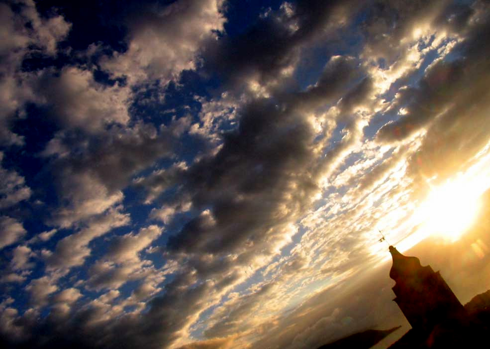 il campanile e l'alba