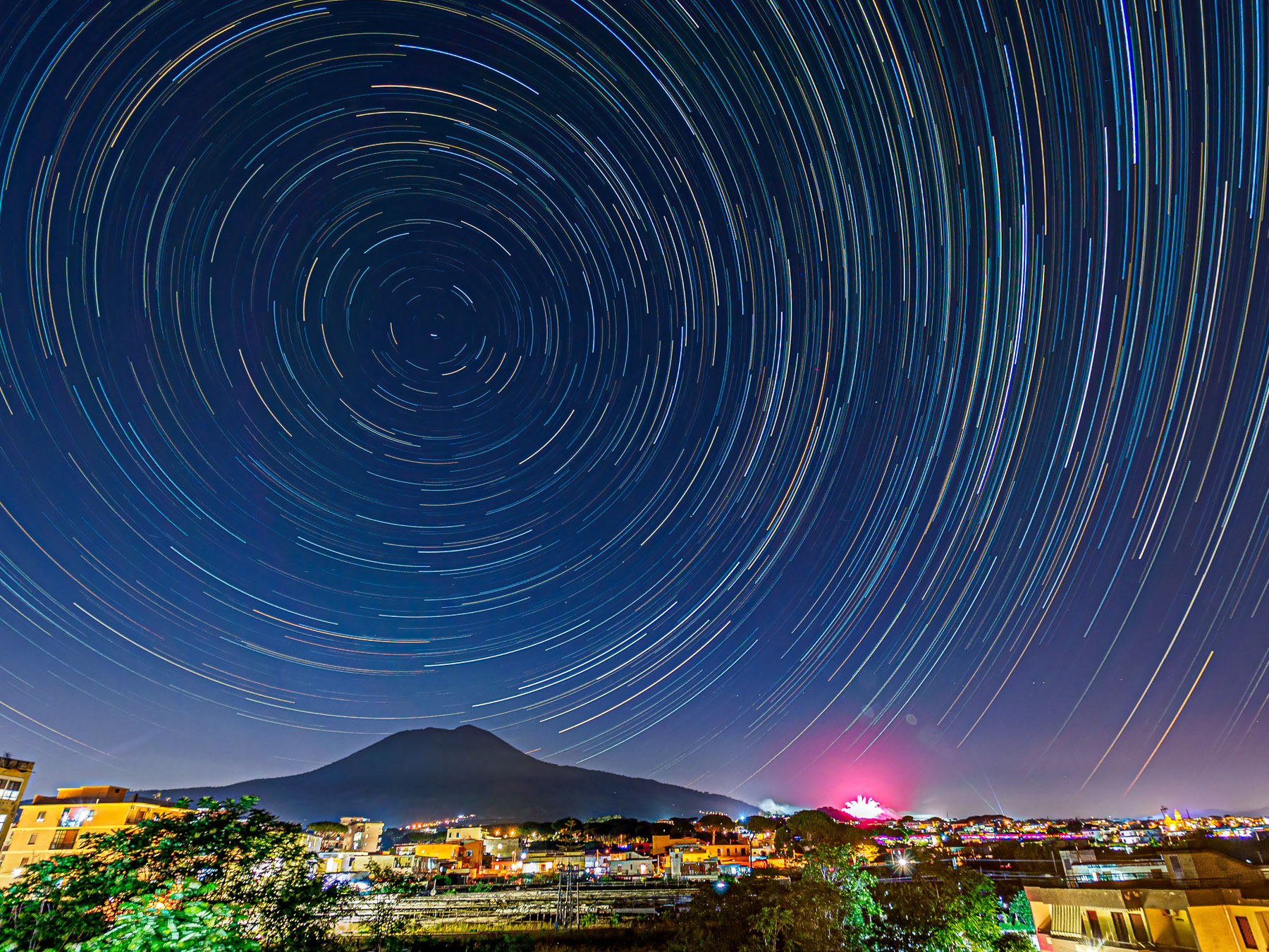 Startrail 2 ai piedi del Vesuvio
