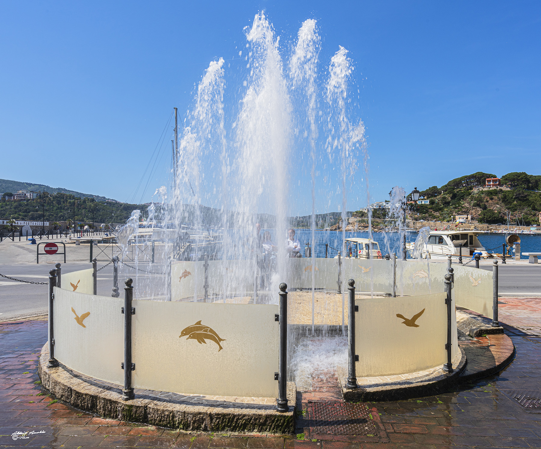 Attratti dal getto d'acqua..