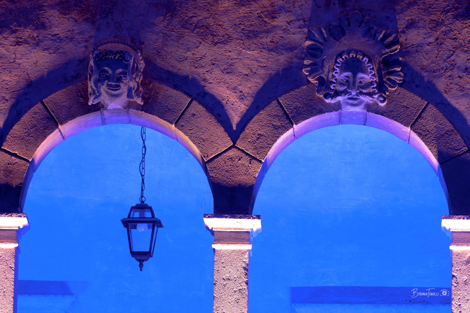 Strabismo a palazzo.