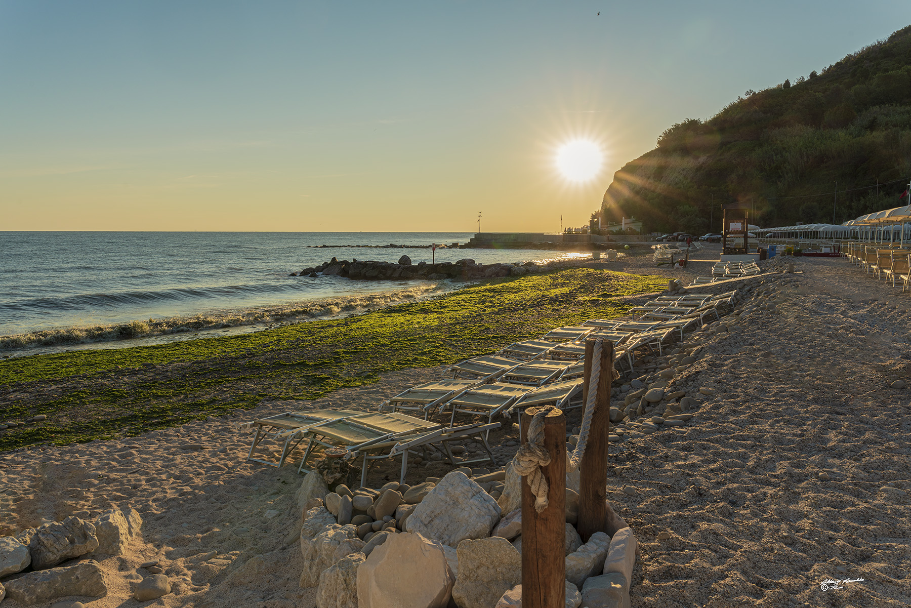 Piccola spiaggia di Vallugola..