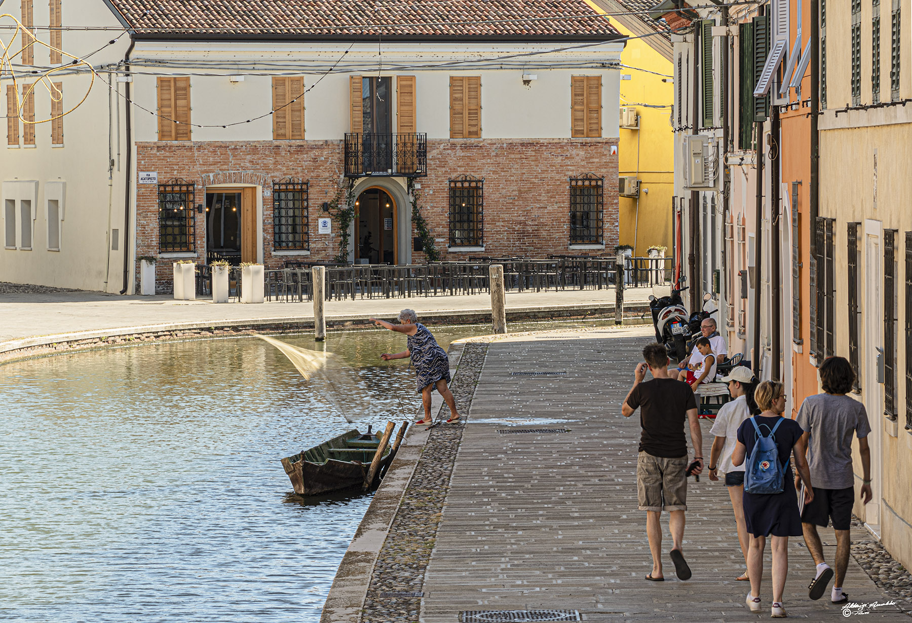 La signora pesca in casa..