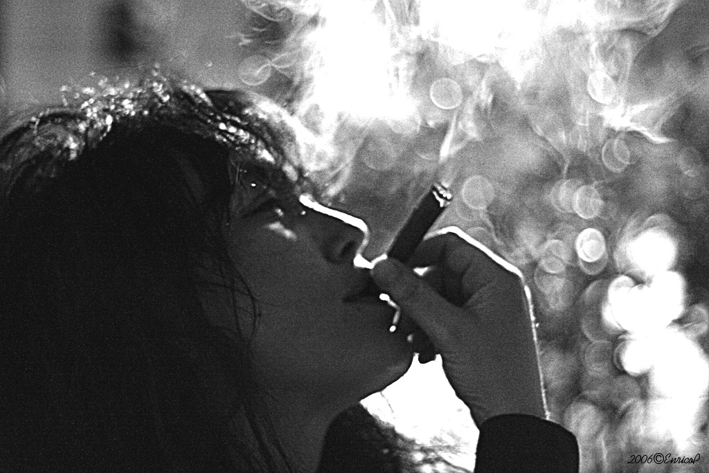 Esci con me a fumare?