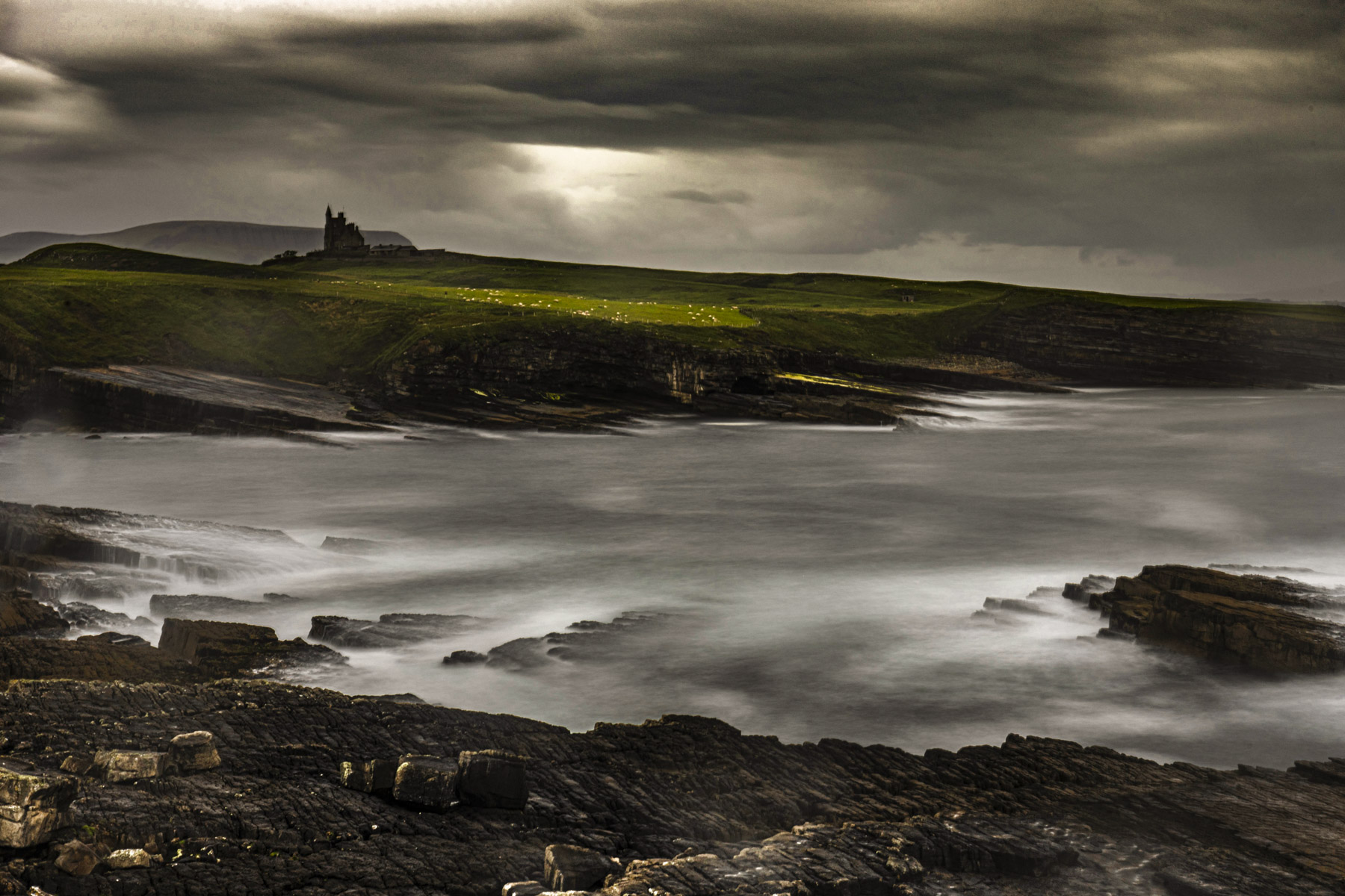 Mare, vento e un castello