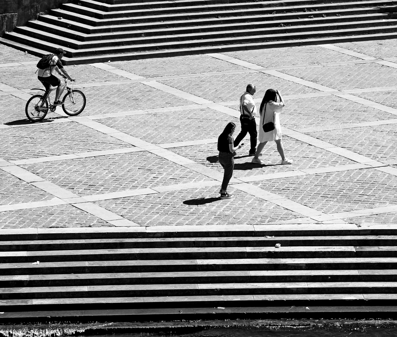 Negli spazi e sulle righe