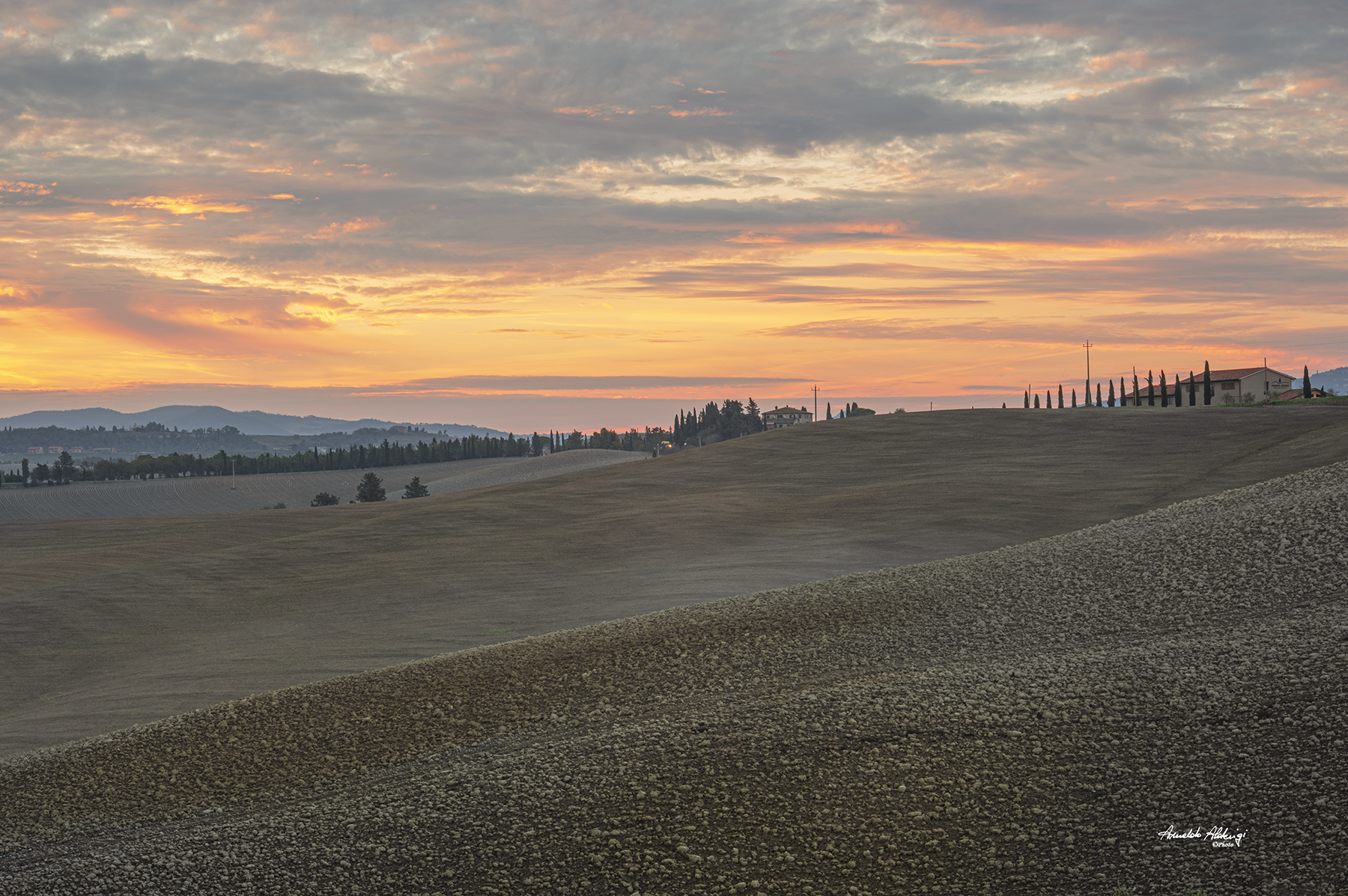 Primi albori nelle colline Toscane..