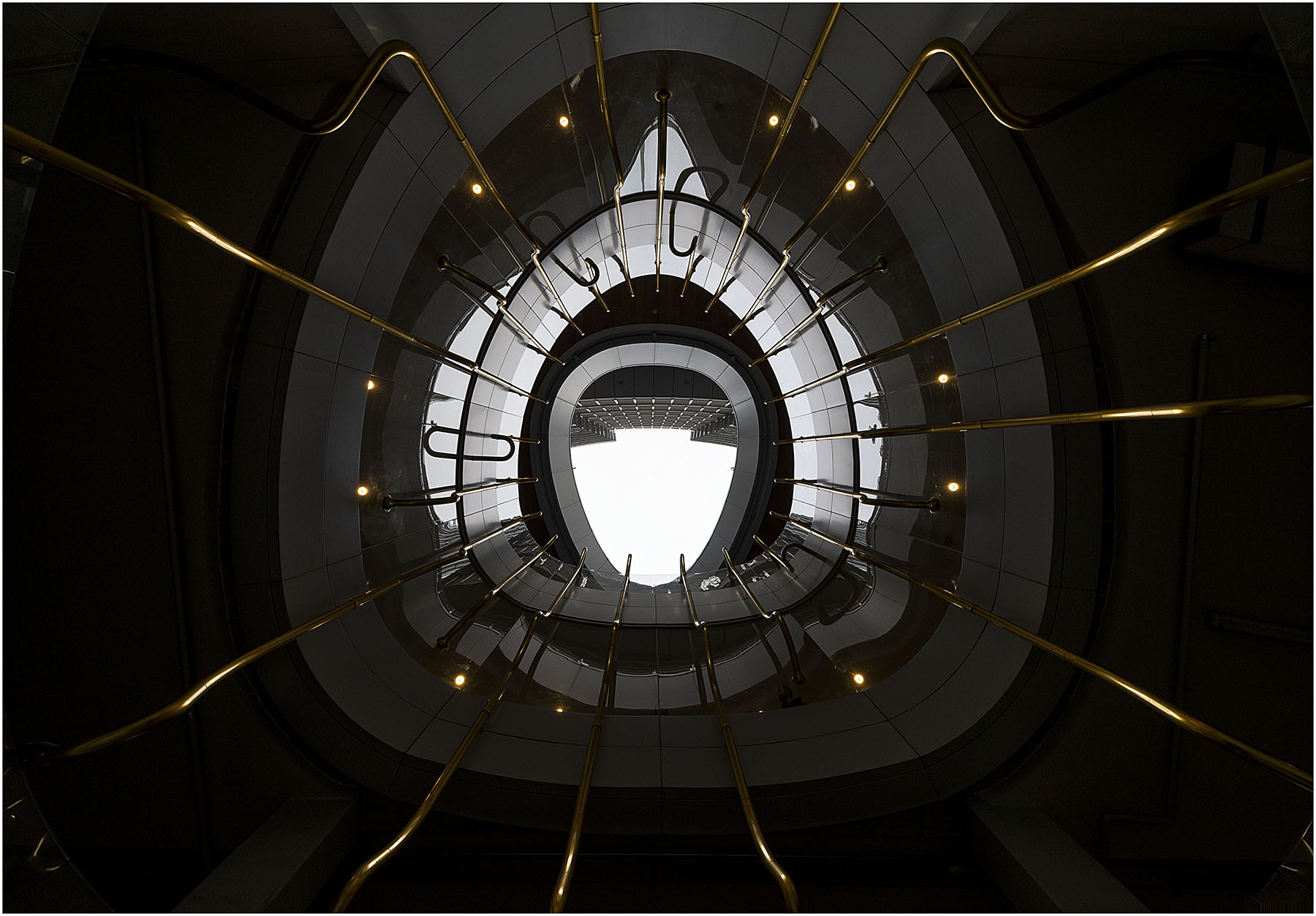 "il ragno"  Milano, 22.10.22