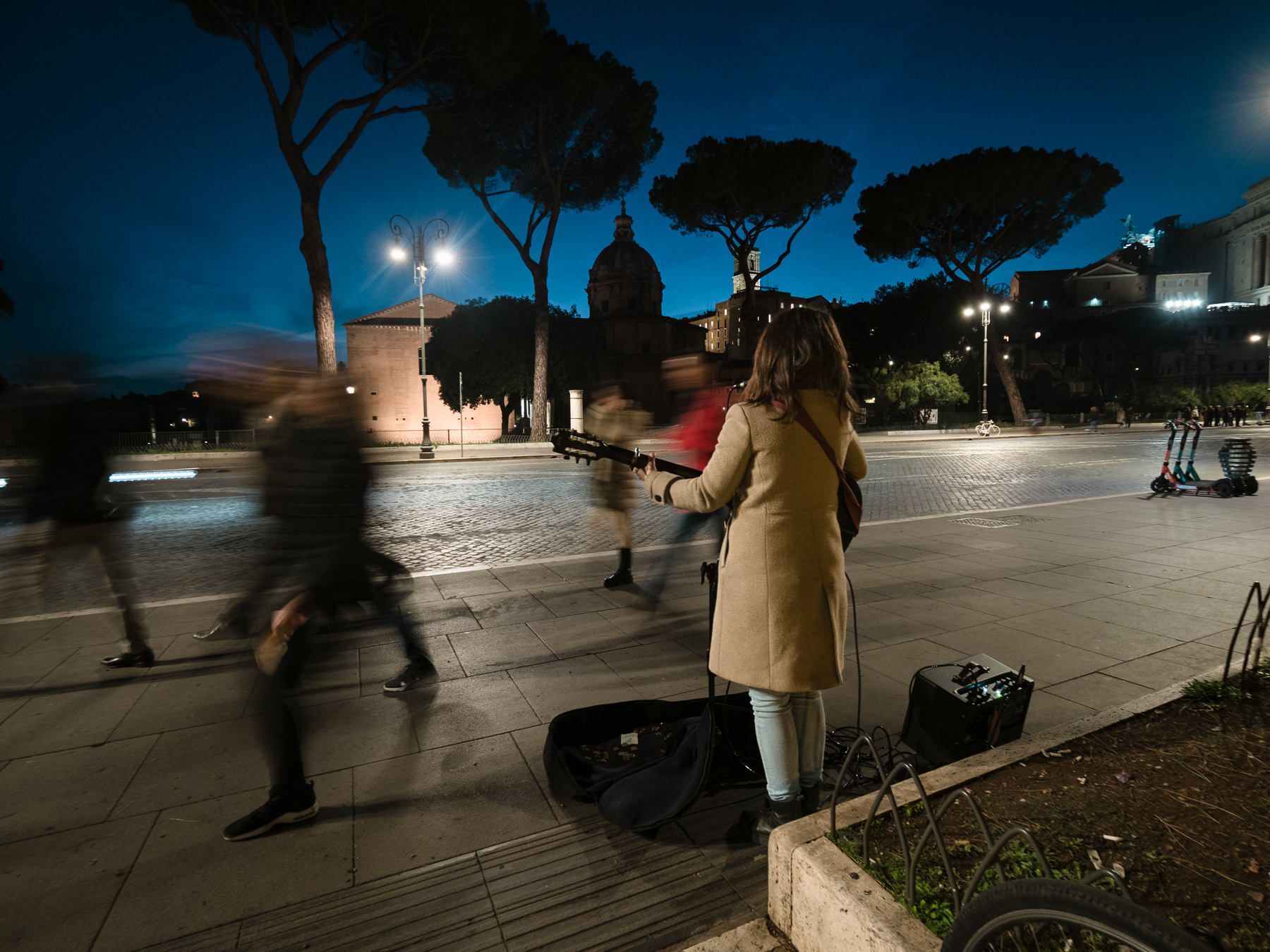 Via dei Fori Imperiali di sera