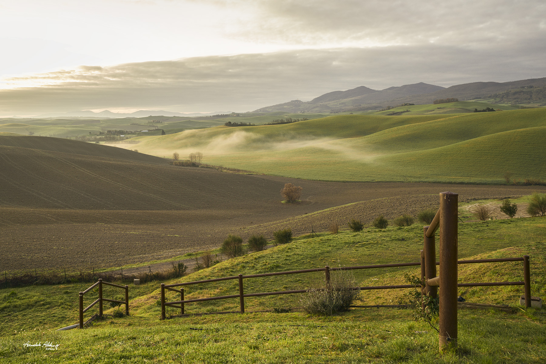 Dove tutto � silenzio... Presso teatro.. Lajatico.
