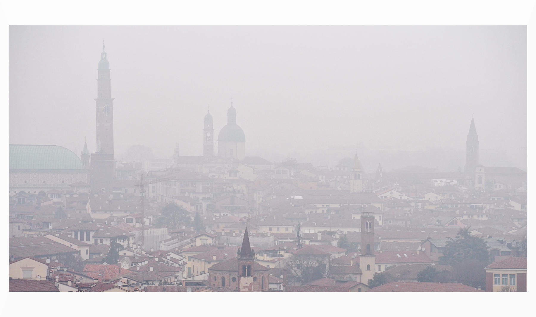 panorama nebbioso sulla citt�