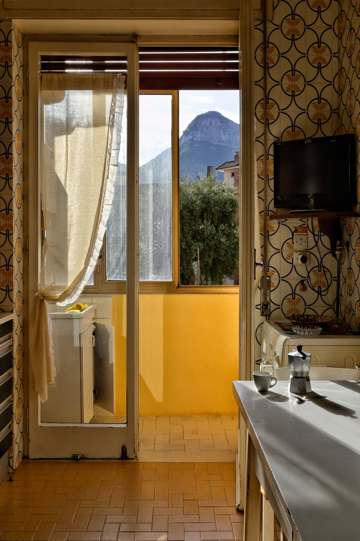 L'ultimo caff� (con paesaggio)