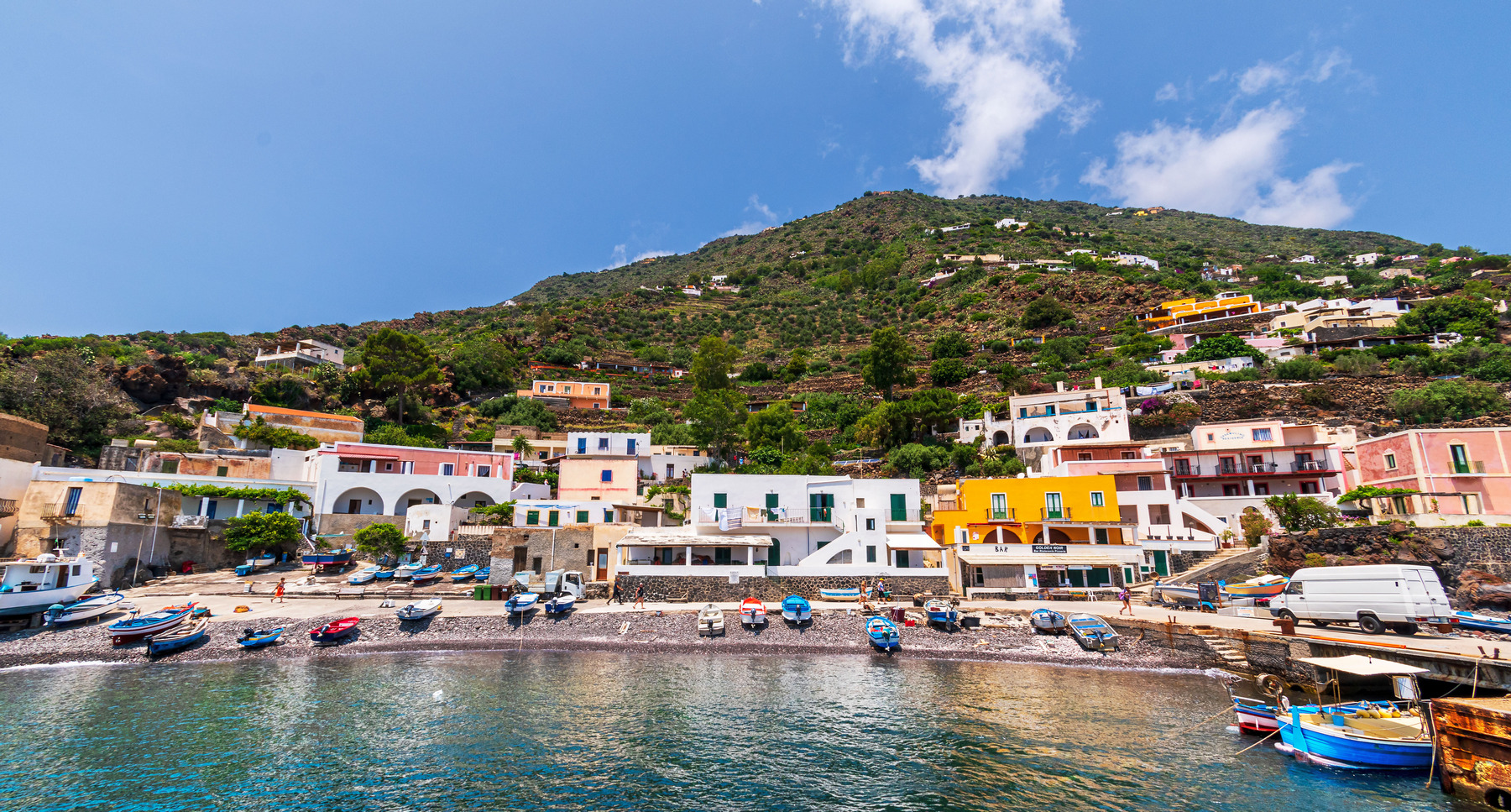 Tutta la rete viaria di Alicudi