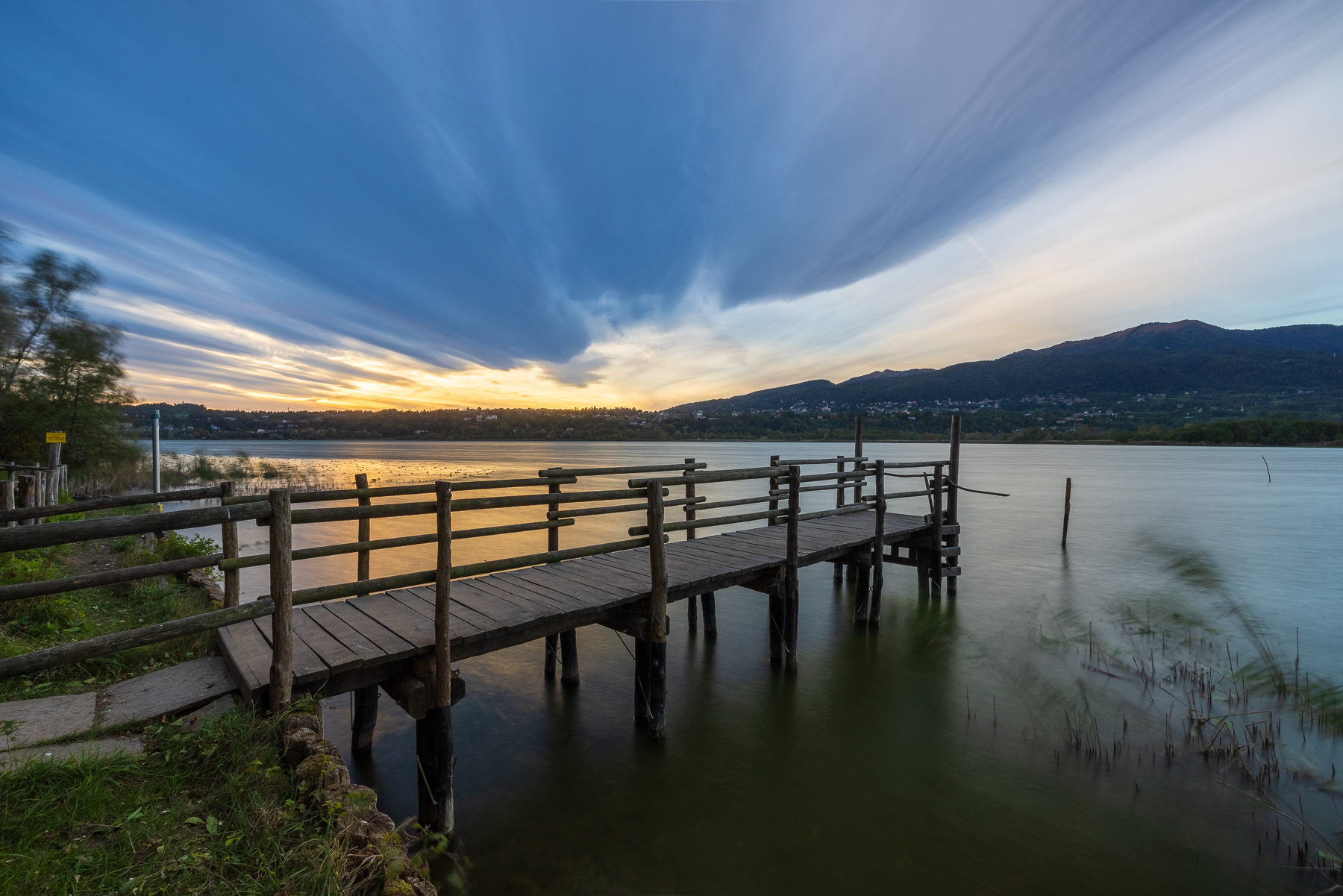 Tramonto sul lago di Alserio