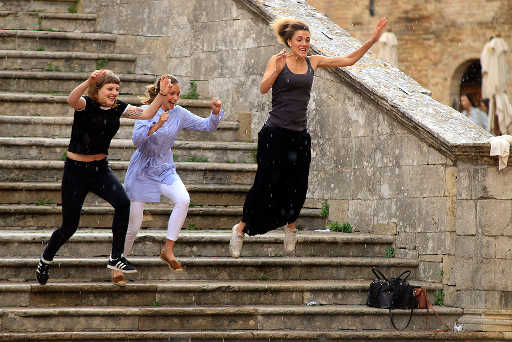 Salto...under the rain