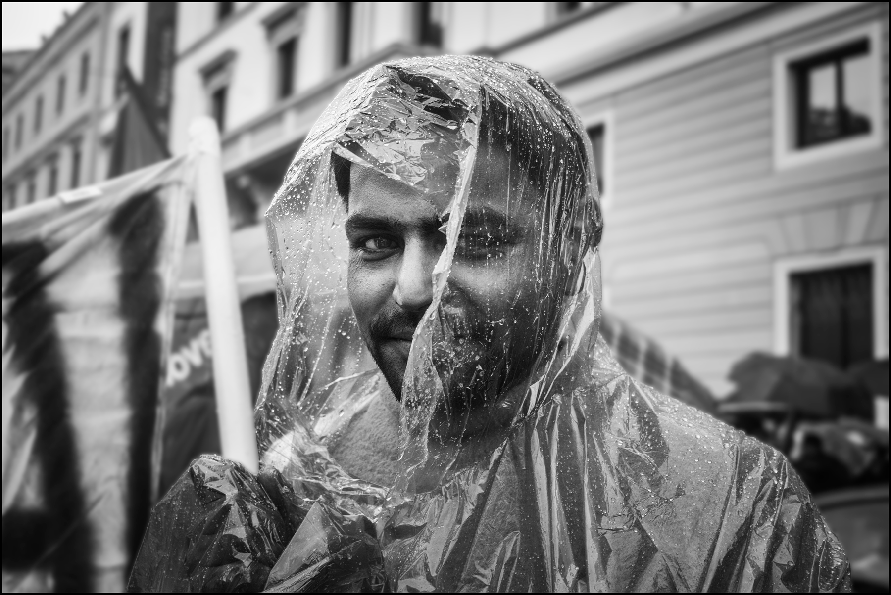 I� Maggio a Milano un manifestante