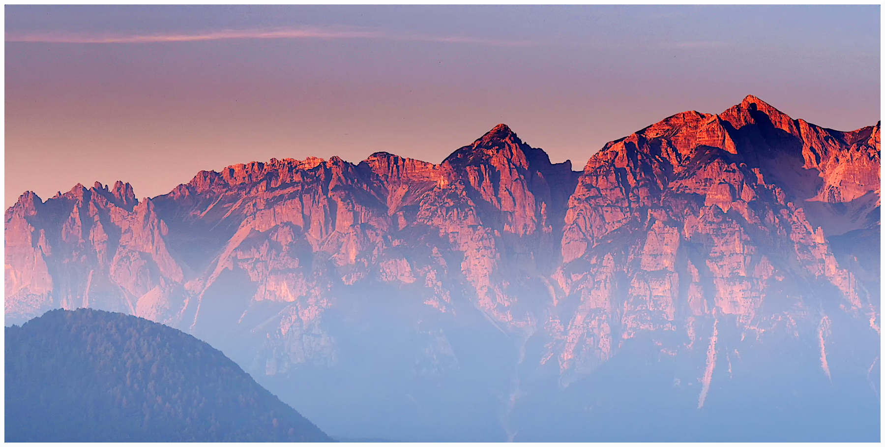 Alba sul Monte Carega