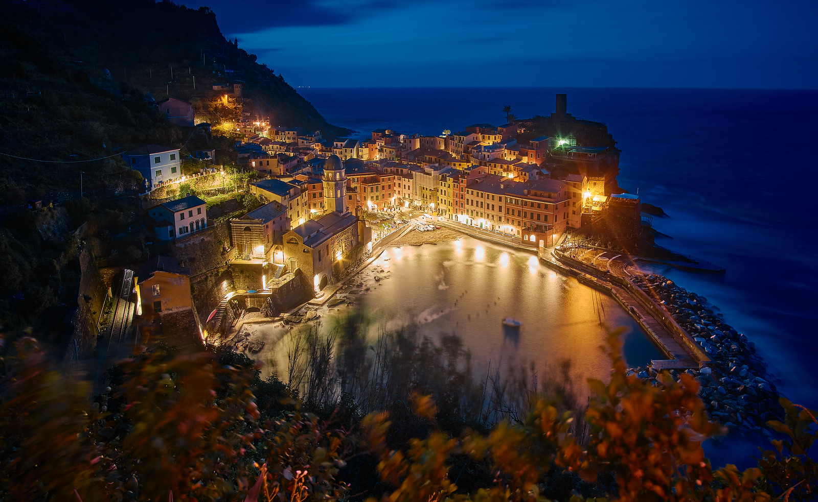 Vernazza in notturna