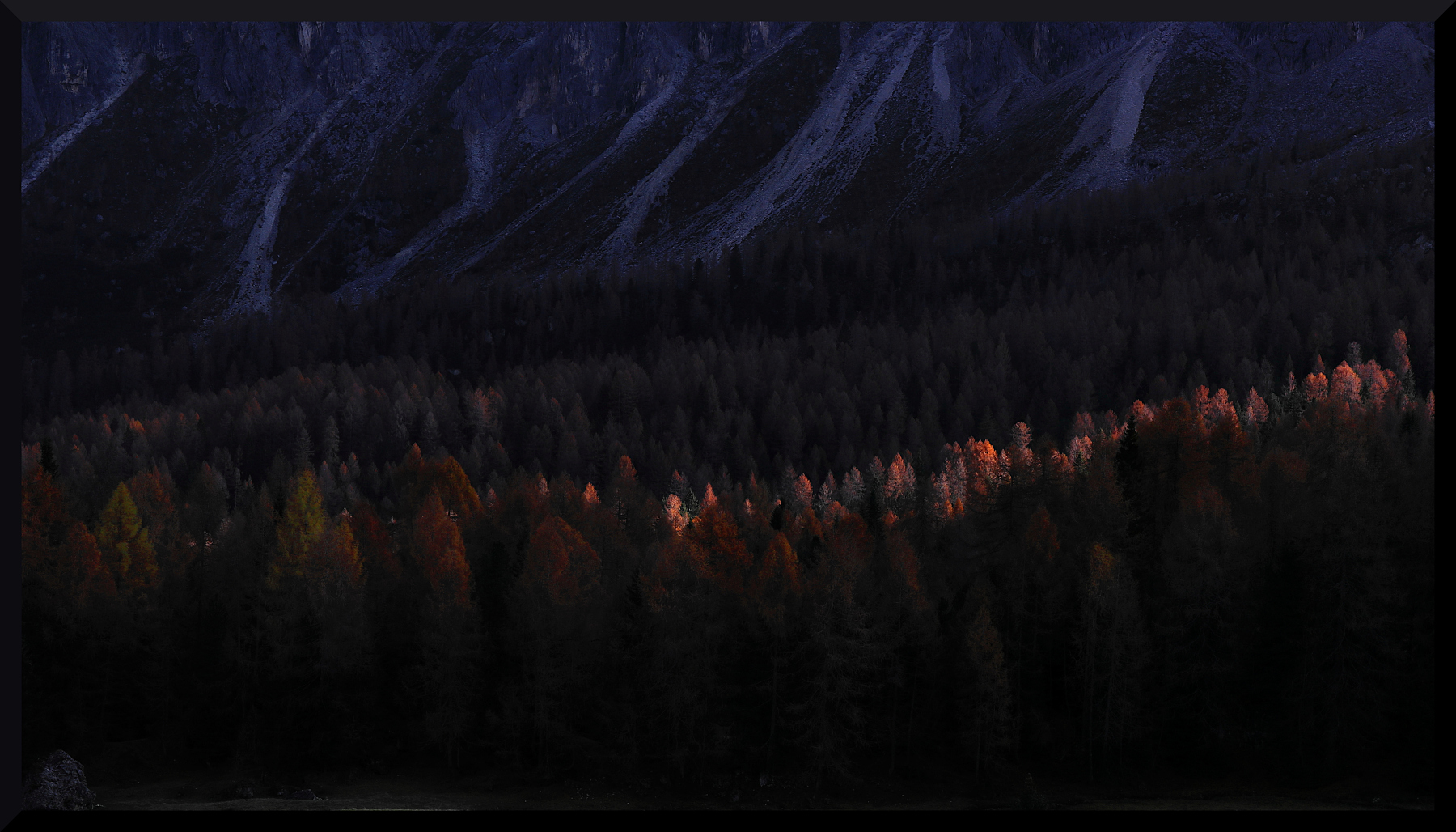 lama di luce nell'ombra...