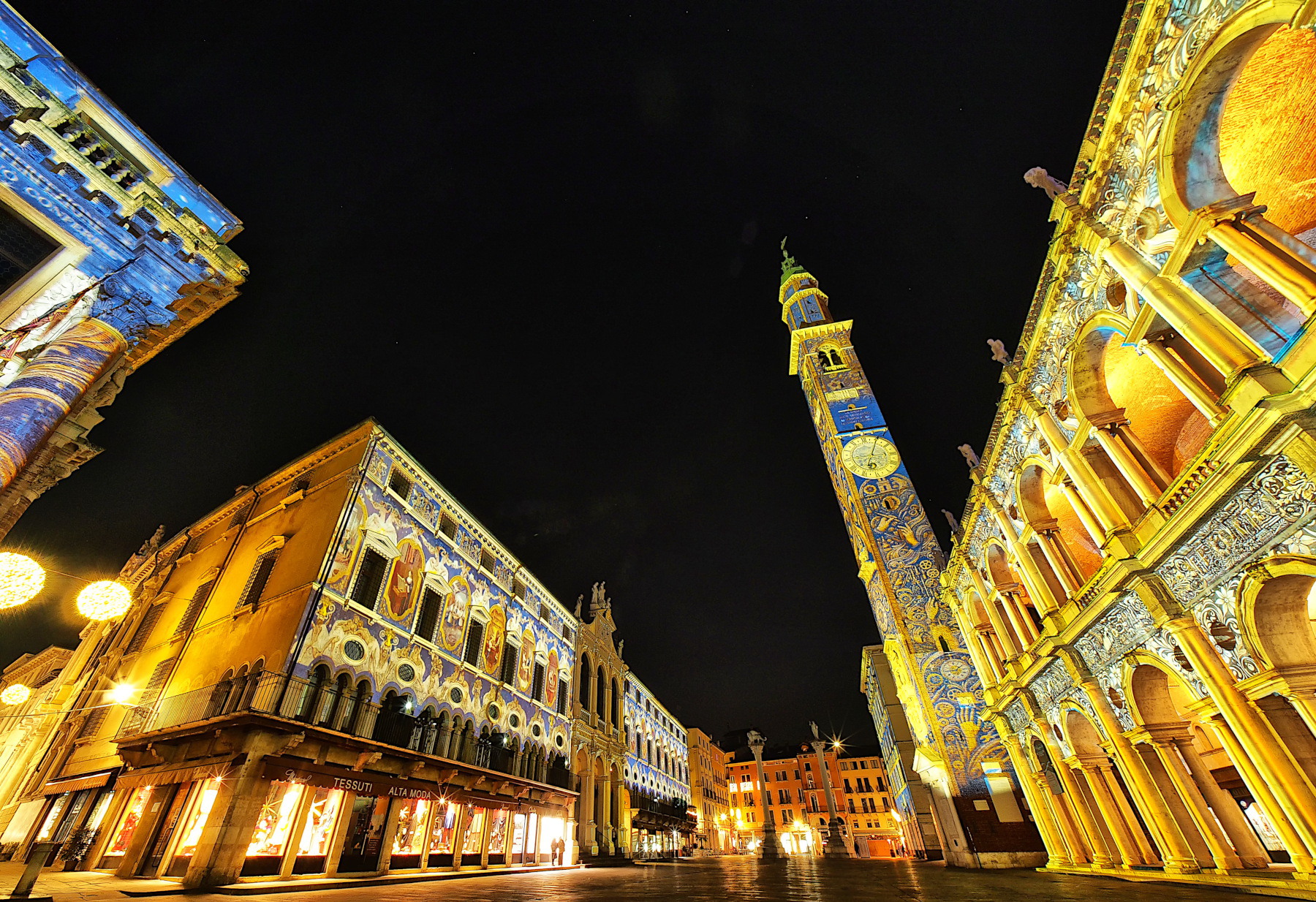 Illuminazioni in Piazza dei Signori, dicembre 2024