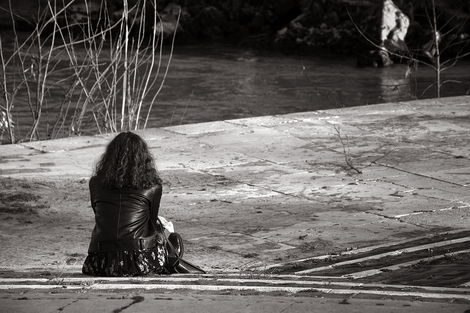 Sola con i suoi pensieri