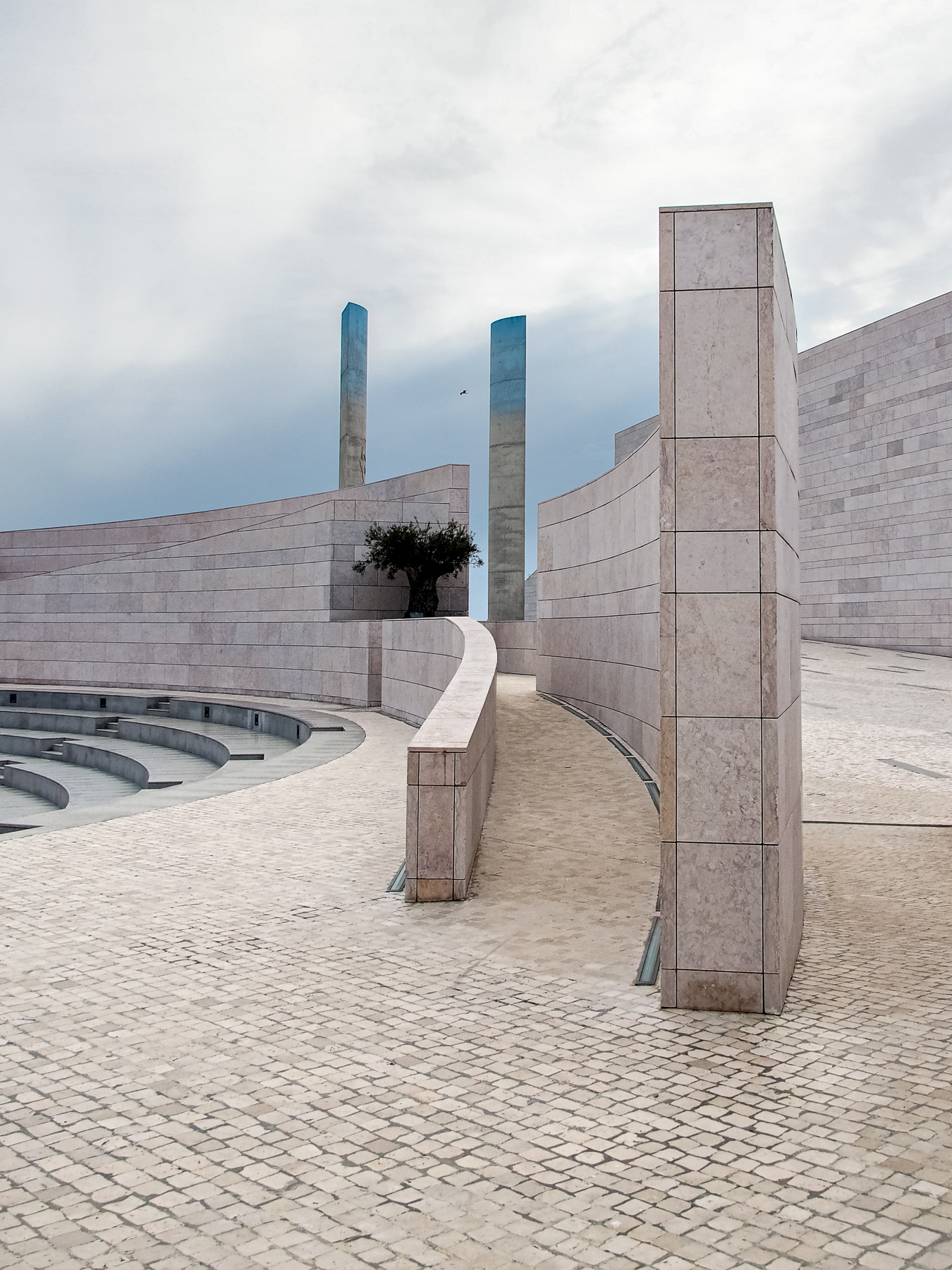 architettura con olivo