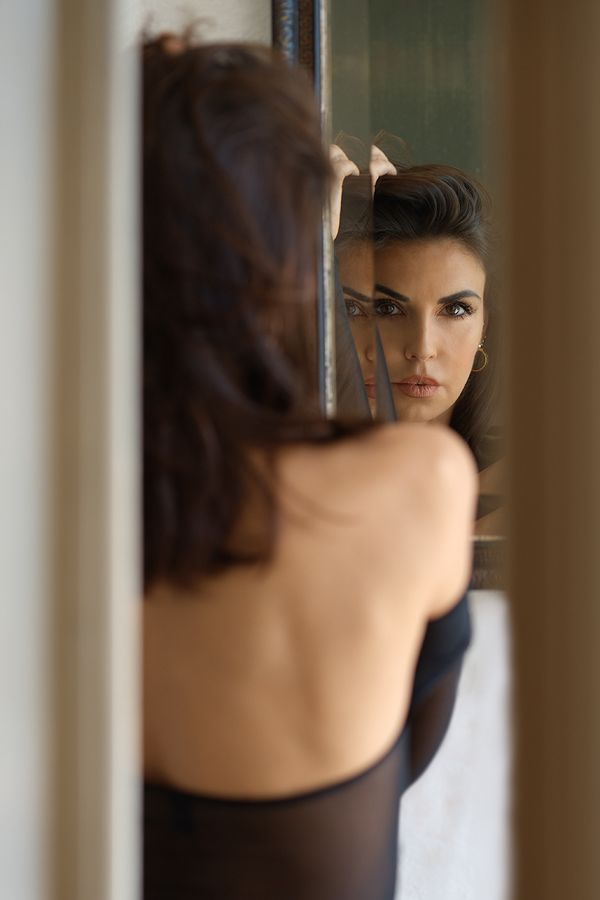 Signora allo specchio