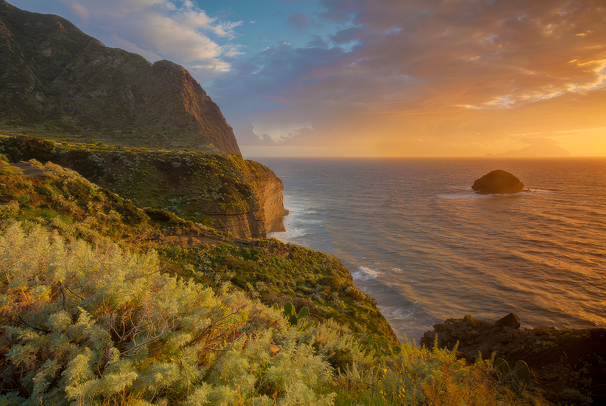 Tramonto sulla scogliera
