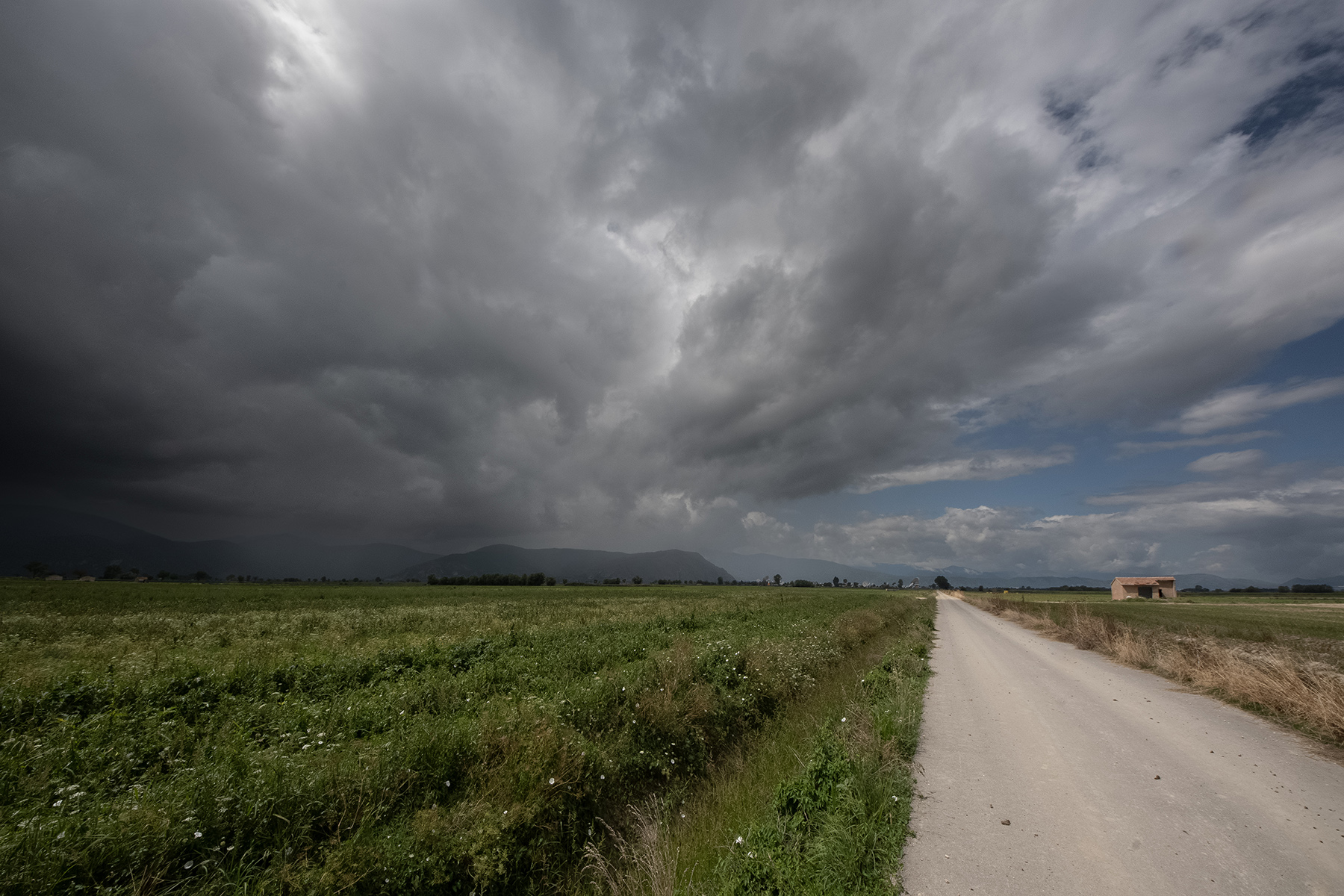Valle_del_Fucino_AQ_Ago2025_1