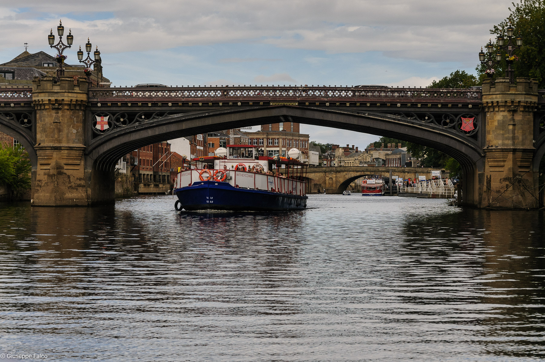Di Ponti e di Natanti (con Intruso)