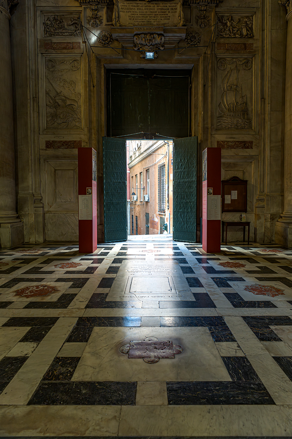L ingresso della Chiesa