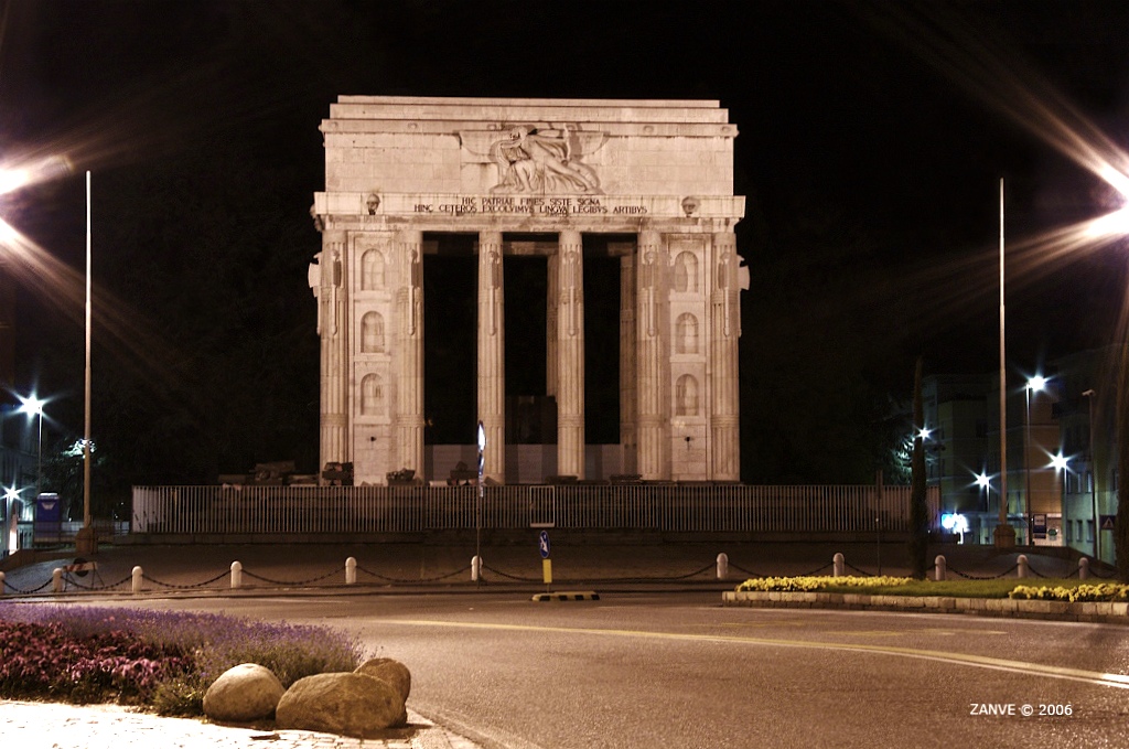 Monumento alla Vittoria II, Bolzano