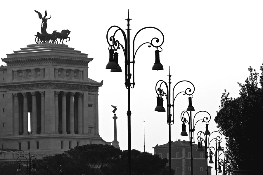 Vittoriano & Lamplights