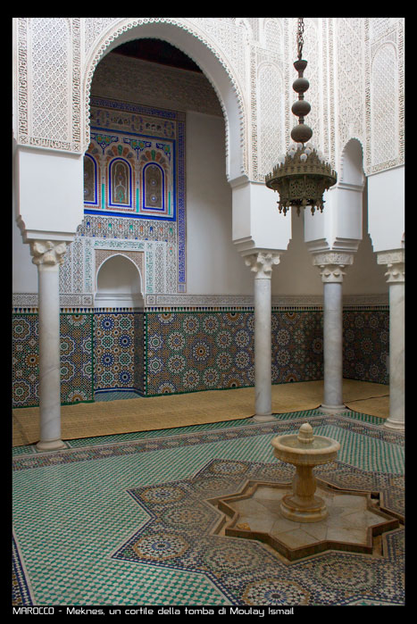 Piccola Moschea annessa ad una tomba marocchina