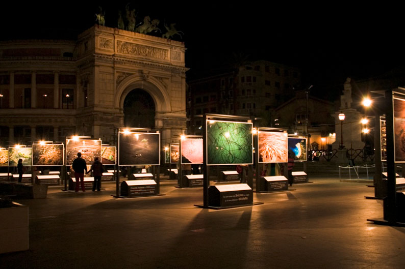 "La terra vista dal cielo"