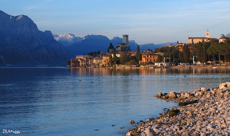 Malcesine.. nel blu del tramonto!! (lago di garda)