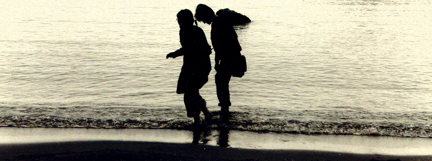 Siluette nel mare di marzo