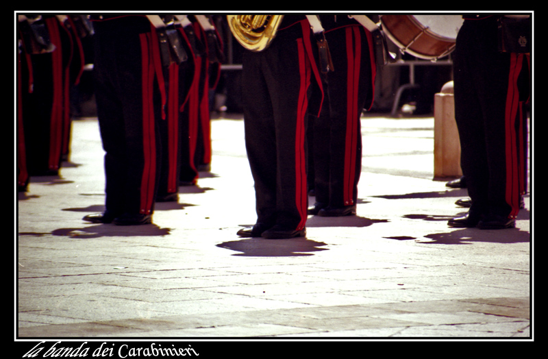 ...le ombre e la banda dei Carabinieri....