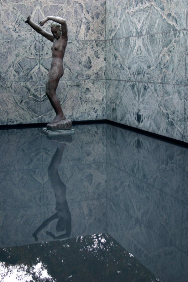 ...Ludwig Mies van der Rohe