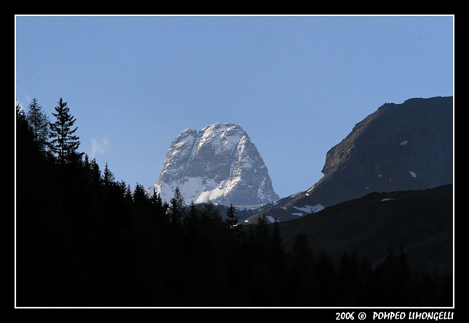la punta del Cervino vista da Champoluc