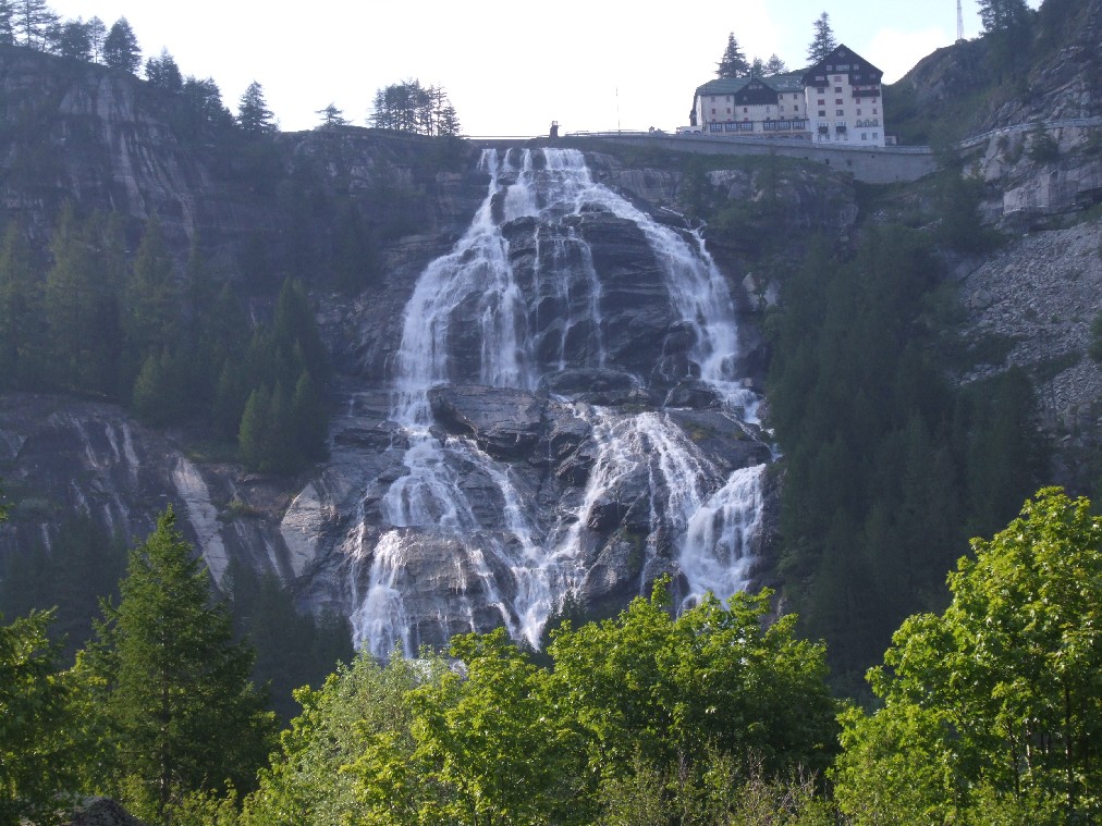 Cascate Del Toce