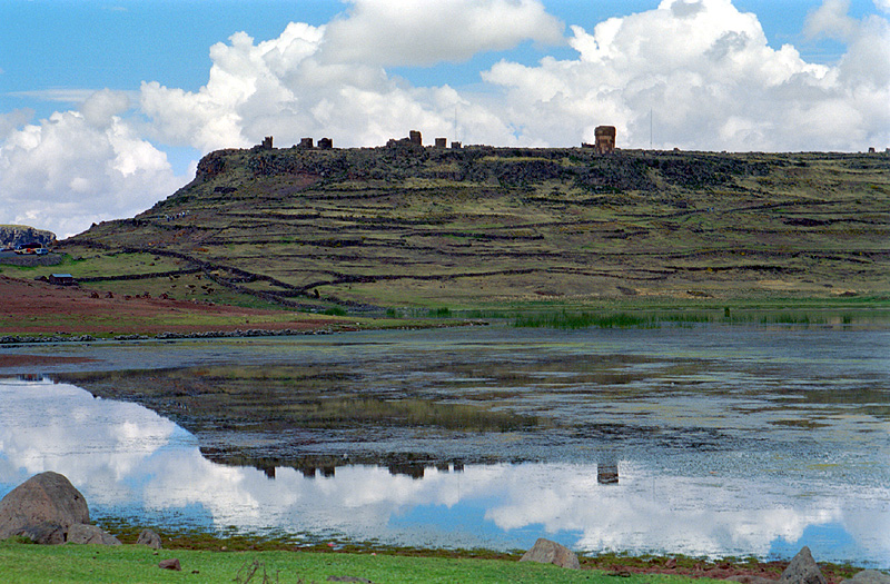 Peru  - Cimitero Inca di Sillustani - Novembre 2002