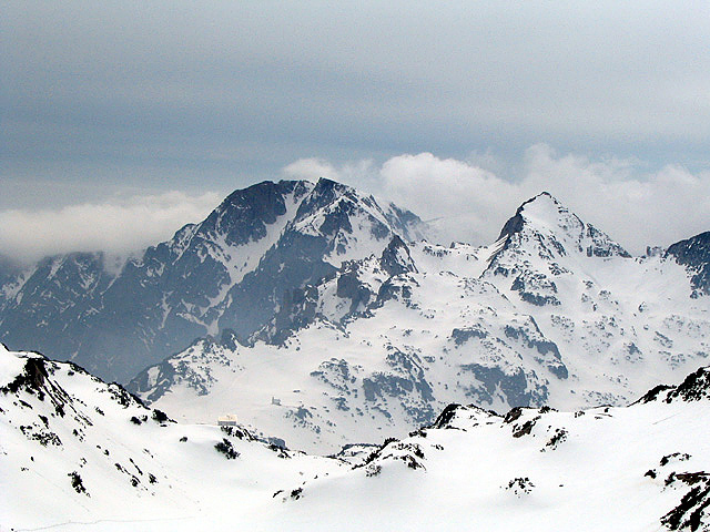 montagne, neve e nuvole
