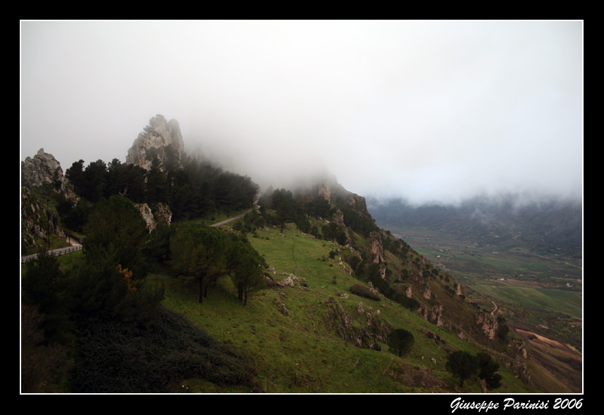 La valle e la nebbia