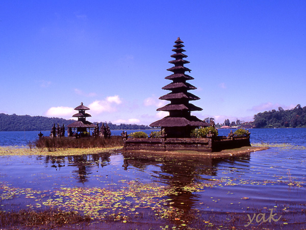 Ulum Danu Temple in Bali