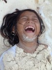 la bambina con gli orecchini d'oro la bambina con gli orecchini d'oro