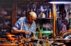 Manualità nel lavoro - Il sellaio Manualità nel lavoro - Il sellaio