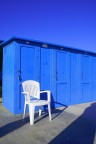 al mare, due colori al mare, due colori
