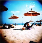 Ultima Holga del mare tunisino.
Xpro di una kodak 100asa.

Commenti sempre benvenuti