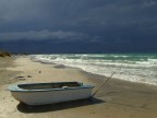 La barca sulla spiaggia La barca sulla spiaggia